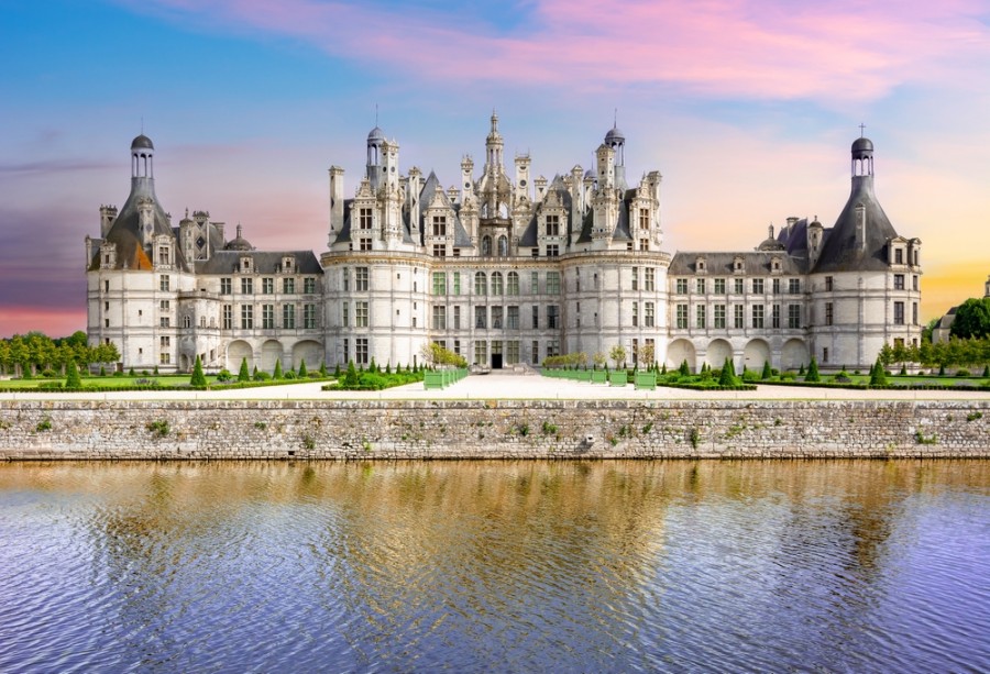Où visiter le plus grand château du monde ?
